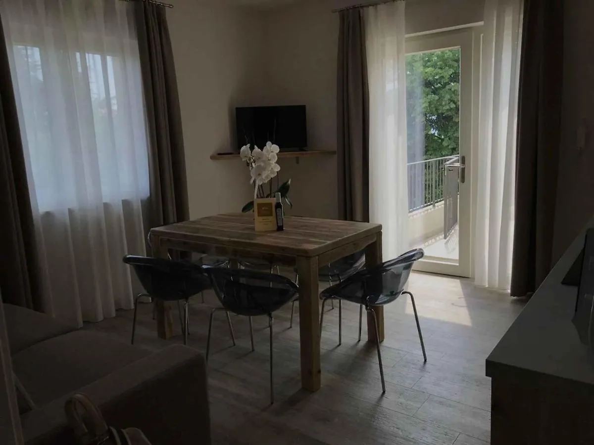 Apartments In Tignale/Gardasee 34085 Olaszország